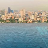 137 ピラーズ レジデンシズ バンコク(137 Pillars Residences Bangkok)のインフィニティプール