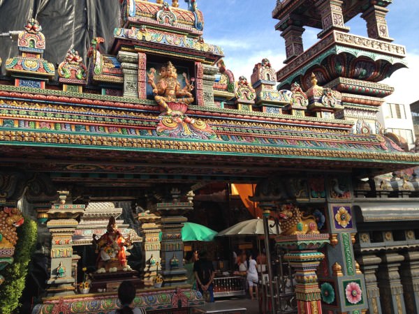 バンコクのヒンドゥー寺院「ワットマハウマテウィ」