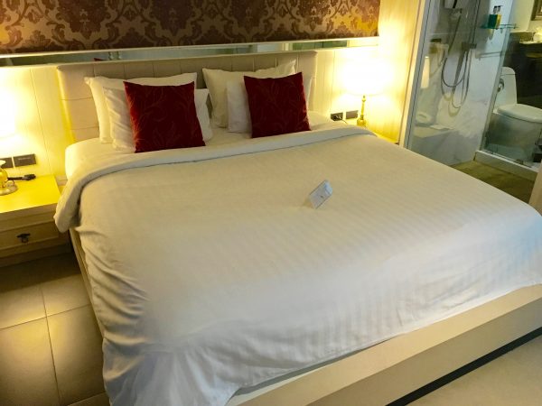 ザ　ラヤスラウォンホテルのベッド