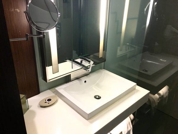 ガレリア 10 スクンビット バイ コンパス ホスピタリティ (Galleria 10 Sukhumvit by Compass Hospitality)のシャワールーム