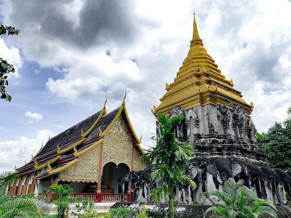 ワット・チェンマン（Wat Chiang Man）の本堂と仏堂