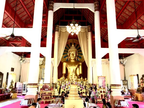 ワット プラシン・ウォーラ・マハーウィハーン(Wat Phra Sing)