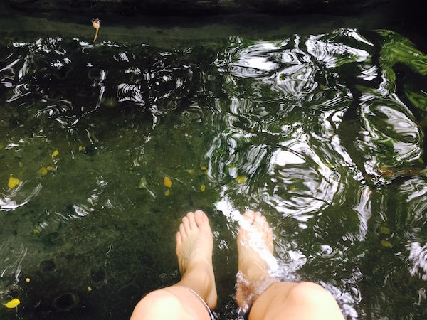 サンカムペーン温泉の足湯２