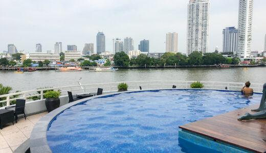 チャトリウム ホテル リバーサイド バンコク (Chatrium Hotel Riverside Bangkok)のインフィニティプールから見えるチャオプラヤー川
