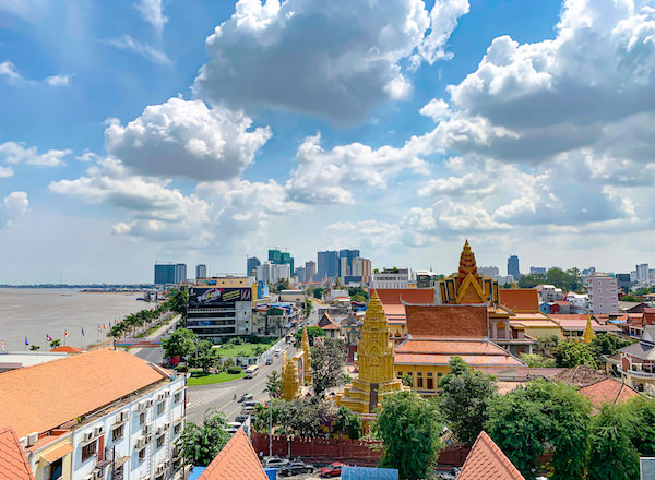 オハナ プノンペン パレス ホテル(Ohana Phnom Penh Palace Hotel)の屋上から見える景色