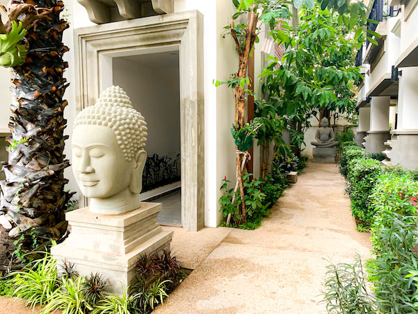 クメール マンション レジデンス（Khmer Mansion Residence）の敷地内中庭