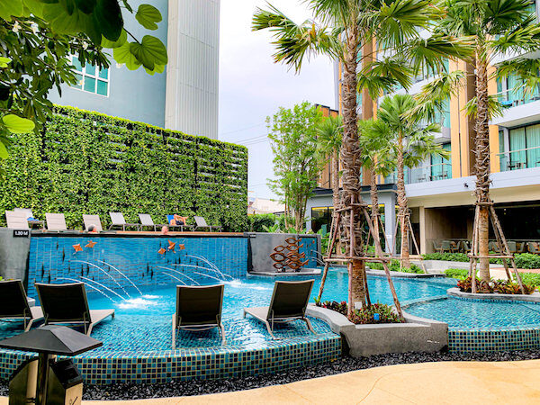 ホテル アンバーパタヤ（Hotel Amber Pattaya）のプール２