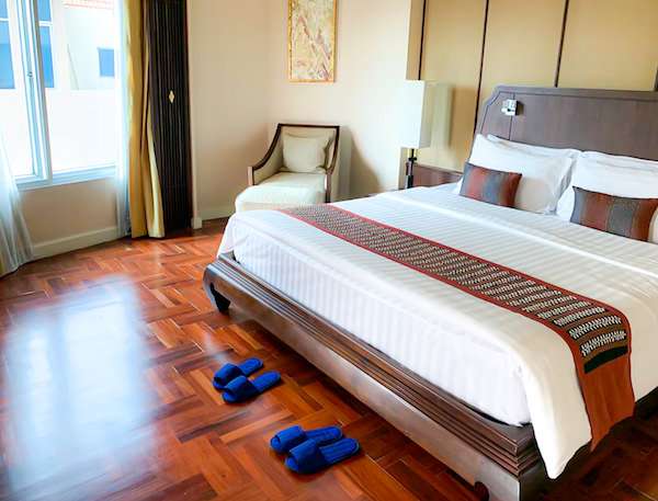 クルンシリ リバー ホテル（Krungsri River Hotel）のベッドルーム