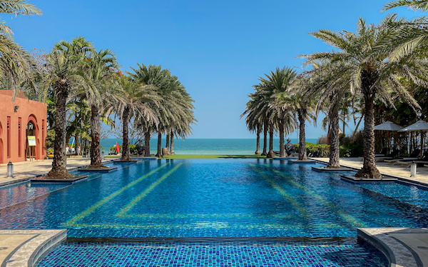 マラケシュホアヒン リゾート アンド スパ（Marrakesh Hua Hin Resort and Spa）のインフィニティプール２