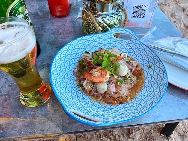 ゼットビーチ（Z beach）で食べたタイ料理
