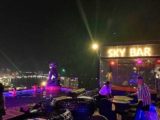 サイアム アット サイアム デザイン ホテル パタヤ(Siam @ Siam Design Hotel Pattaya)の屋上プール(夜)