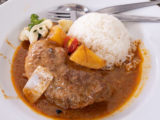 デンダム レストラン パタヤ(Daeng Dam / ???-??)で食べたマッサマンカレー