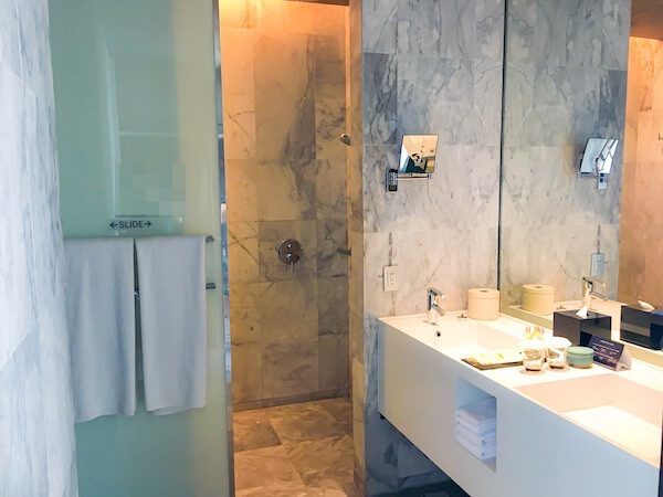 ヒルトン パタヤ (Hilton Pattaya)のシャワールーム