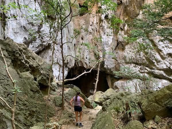 プラヤーナコーン洞窟へ続く山道