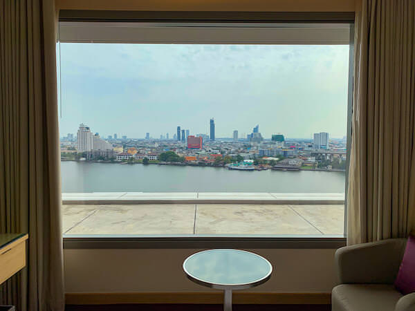 アヴァニ リバーサイド バンコク ホテル（Avani Riverside Bangkok Hotel）の客室から見えるチャオプラヤー川