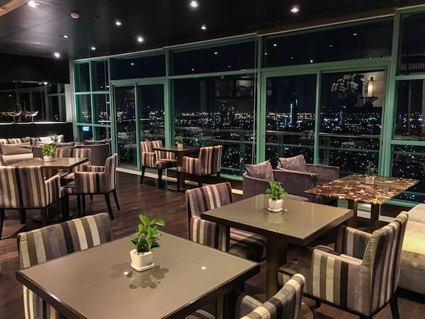 チャトリウム ホテル リバーサイド バンコク（Chatrium Hotel Riverside Bangkok）のスカイバー