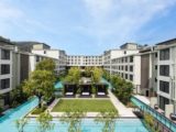 上から見たフォー ポインツ バイ シェラトン パトン ビーチ リゾート(Four Points by Sheraton Phuket Patong Beach Resort)のプール