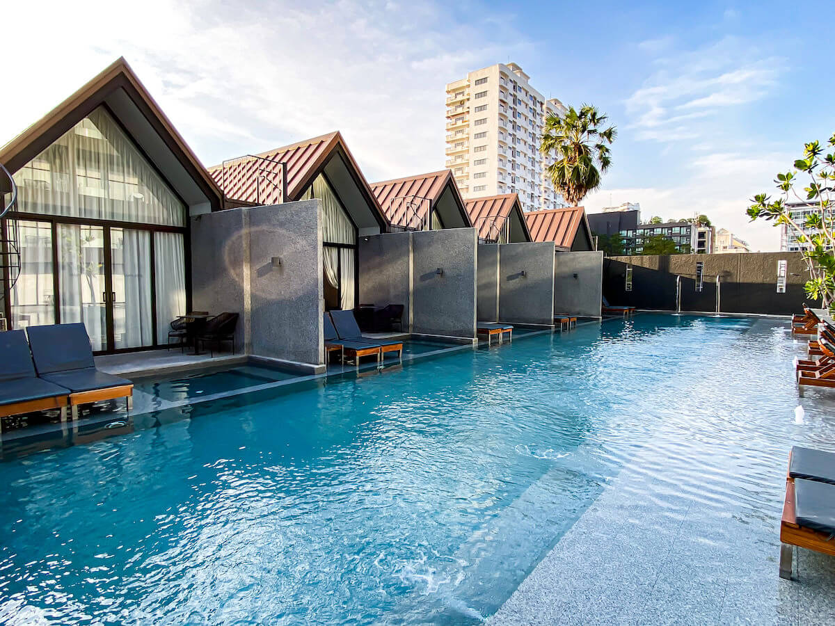 アナアナン リゾート アンド ヴィラズ パタヤ（Ana Anan Resort and Villas Pattaya）のヴィラ宿泊客専用プール２