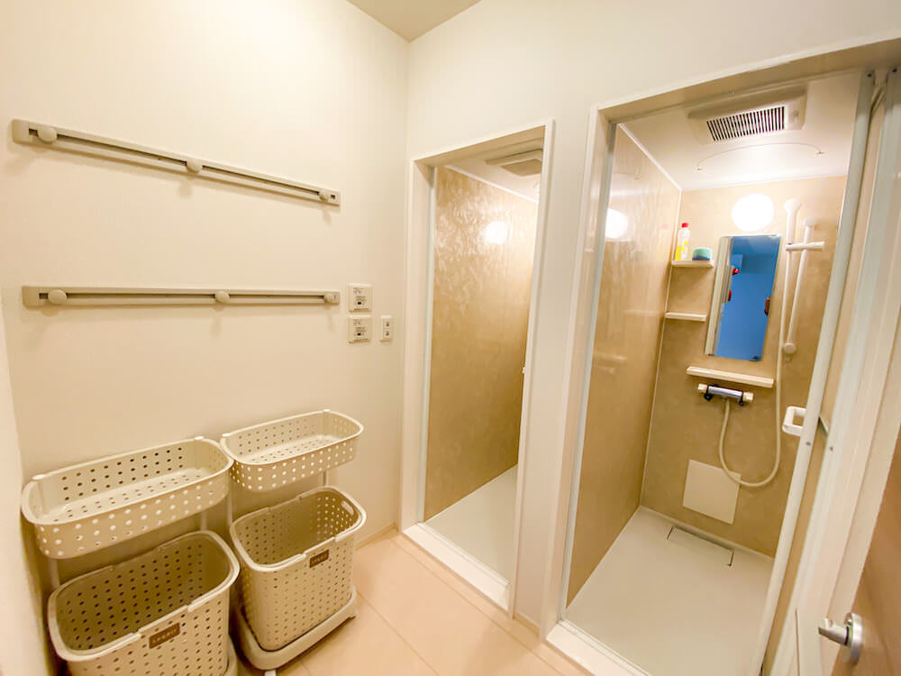 一部共用タイプ個室寮のシャワールーム