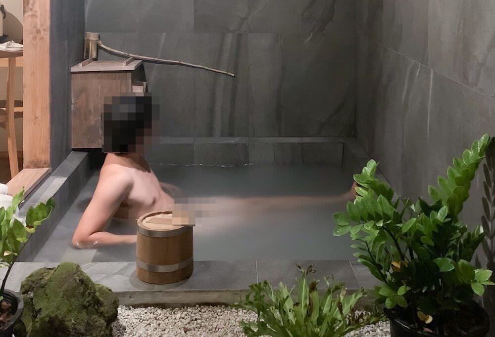 繭バンコク（MAYU Bangkok Japanese Style Hotel）の温泉に入浴