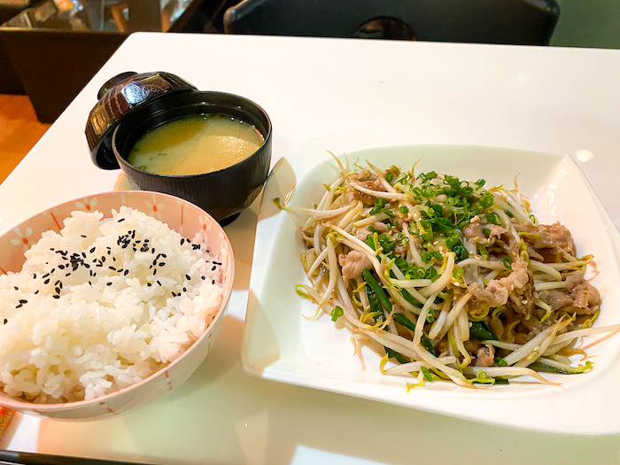大阪レシピで食べた豚もやし炒め定食