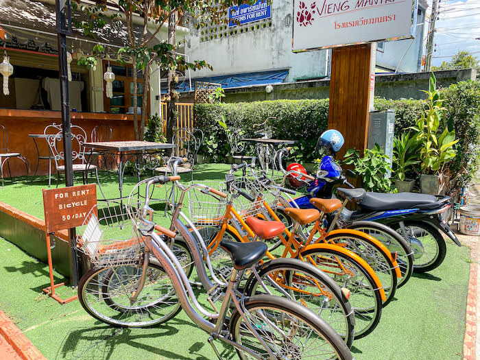 ホテル M チェンマイ（Hotel M Chiang Mai）の裏にある自転車レンタル店