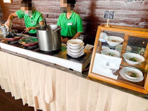 リバーサイド チェンカーン リゾート（Riverside Chiangkhan Resort）の朝食ビュッフェ４