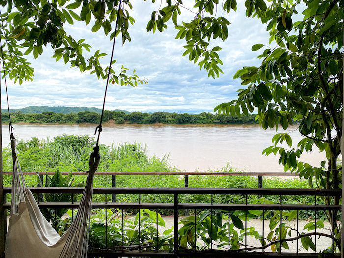 スネタ ホステル チェンカーン（Suneta Hostel Chiangkhan）のデラックス ダブル リバービュー（バルコニー付き）（Deluxe Double River View With Balcony）４