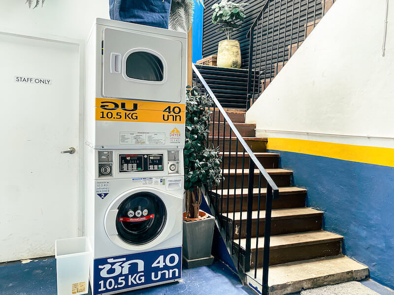 スピノマド ホステル（Spinomad hostel）の洗濯機と乾燥機