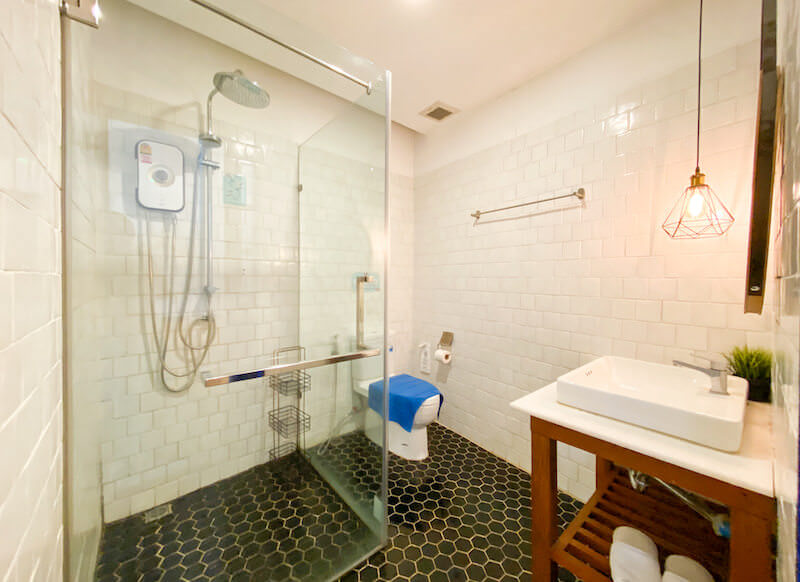 スピノマド ホステル（Spinomad hostel）のシャワールーム