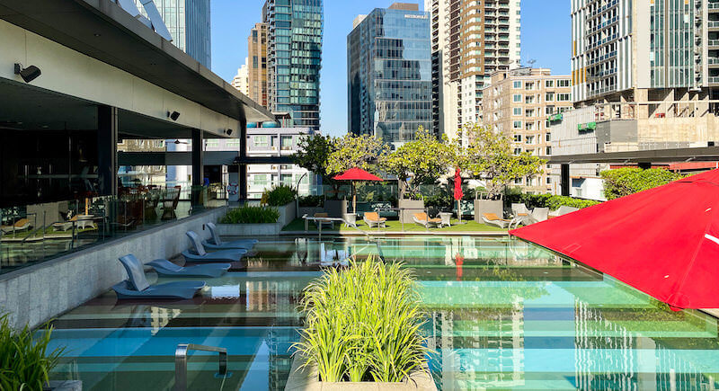 ダブルツリー バイ ヒルトン ホテル スクンビット バンコク（DoubleTree by Hilton Sukhumvit Bangkok）のプール