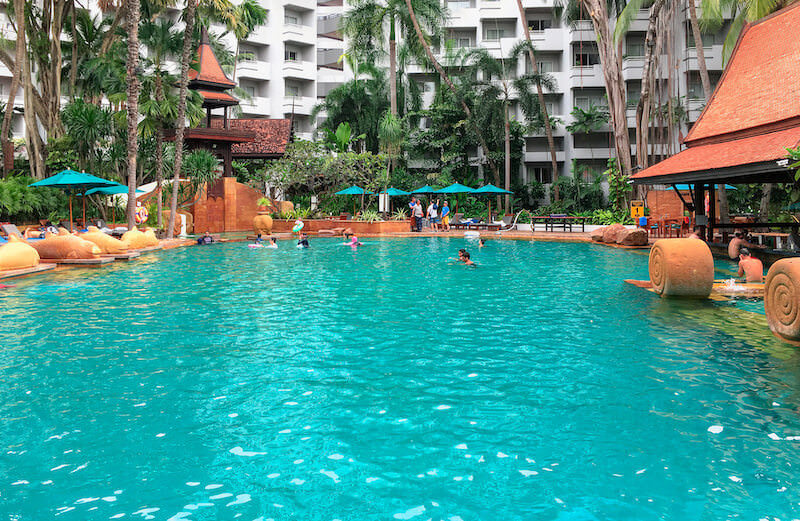 AVANI パタヤ リゾート アンド スパ (AVANI Pattaya Resort and Spa)のプール