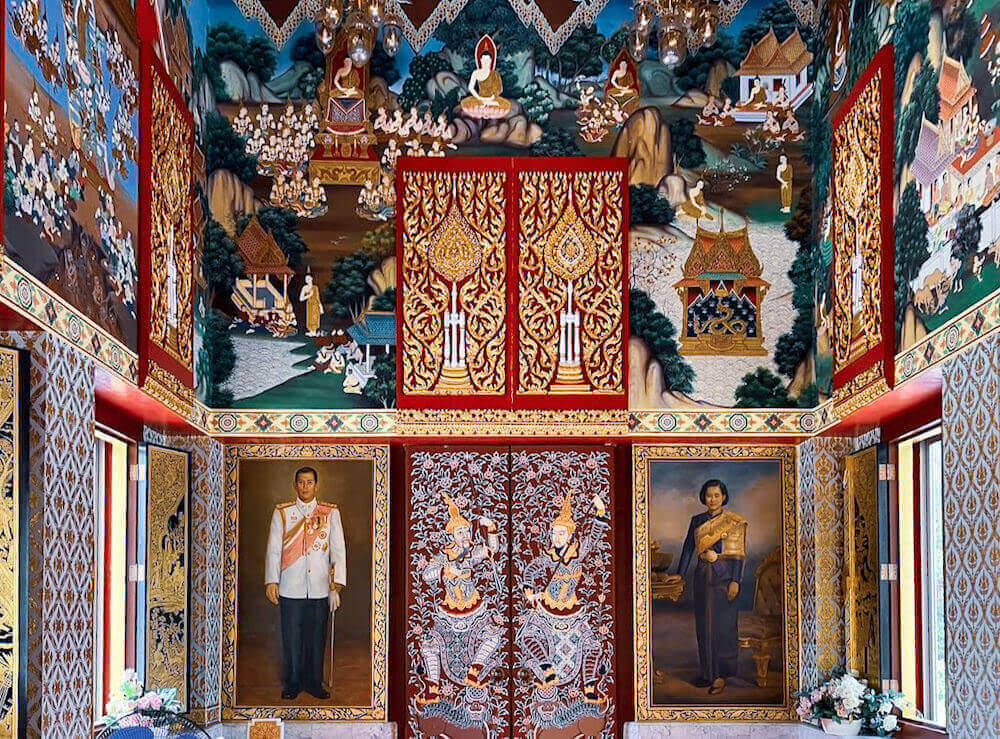 ワットパクナム日本別院本堂の中の壁画