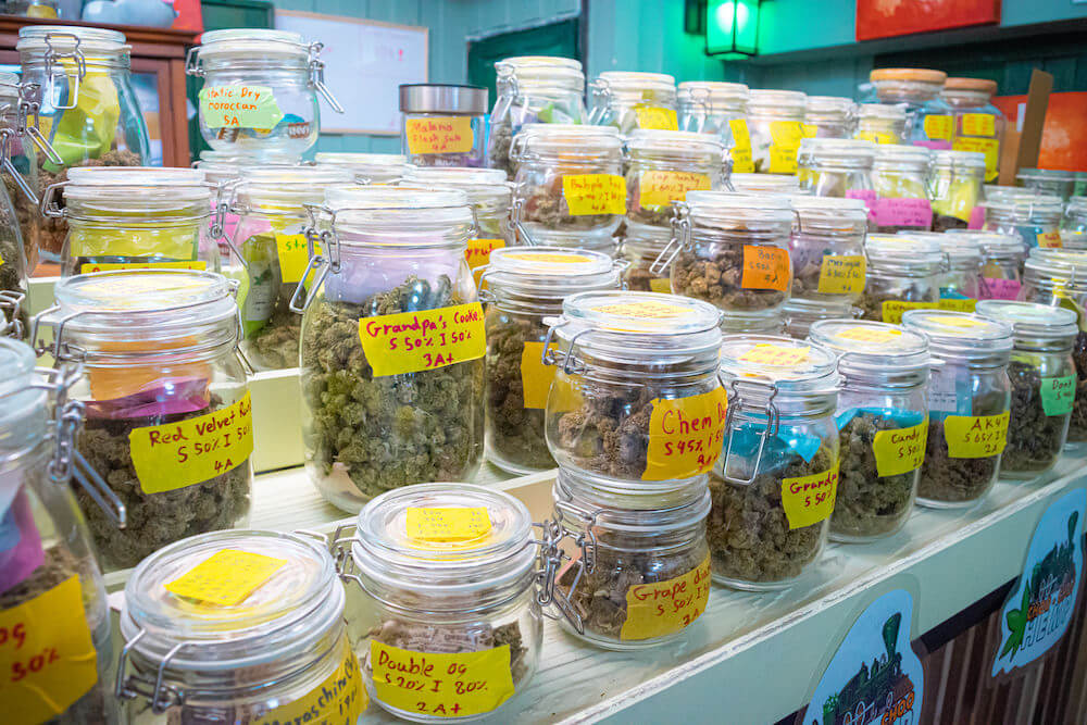 チュー チュー ヘンプ ウィード ショップ（Choo Choo Hemp Weed Shop）で売られている大麻