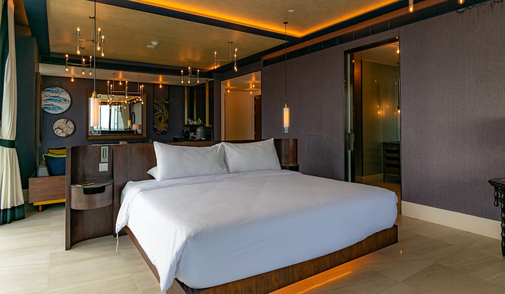 ババ ビーチ クラブ ホアヒン ラグジュアリー プール ヴィラ ホテル（Baba Beach Club Hua Hin Cha Am Luxury Pool Villa Hotel）の客室ベッド