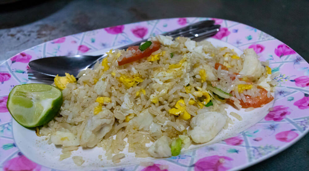 ルンカオパットプー（Weng (Woeng Nakhon Kasem）で食べた蟹チャーハン