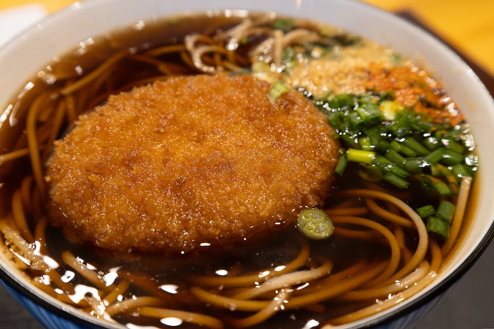 蕎麦カフェ 中の のコロッケ蕎麦