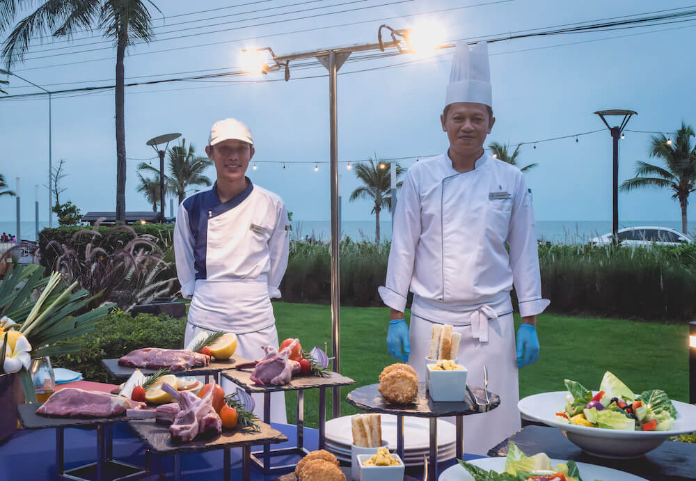 シェラトン ホアヒン プランブリ ヴィラ（Sheraton Hua Hin Pranburi Villas）でのバーベキュー１