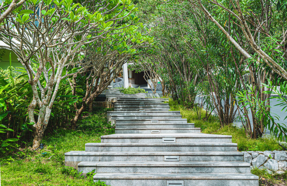 ダイヤモンドクリフ リゾート&スパ（Diamond Cliff Resort And Spa）敷地内の坂