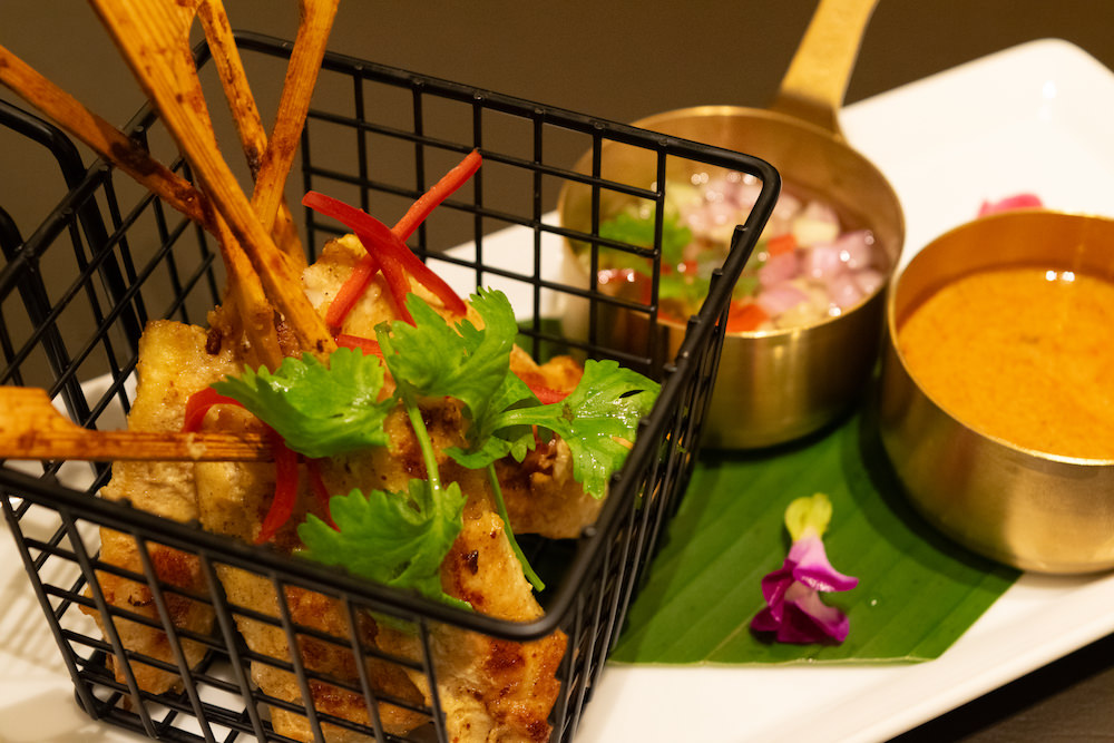 マリオット・エグゼクティブ・アパートメント・スクンビット50（Marriott Executive Apartments Bangkok, Sukhumvit50）のレストランで食べたポークサテ