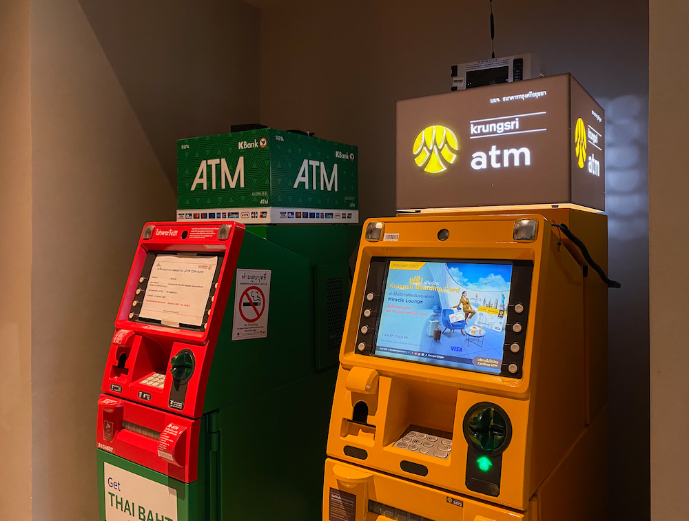 コートヤード・バイ・マリオット・バンコク・スワンナプーム・エアポート（Courtyard Bangkok Suvarnabhumi Airport）のホテル内にあるATM