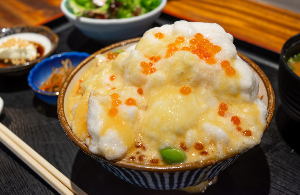 「てっぺん」エカマイ店のランチで食べた特製海鮮丼