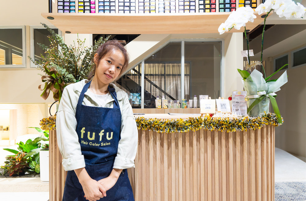 バンコク・トンローのヘアカラー専門店「fufu」のタイ人スタッフ