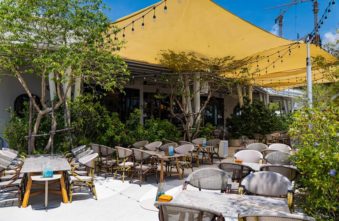 ザ モメント ビーチハウス レストラン（The Moment Beach House Restaurant）の客席