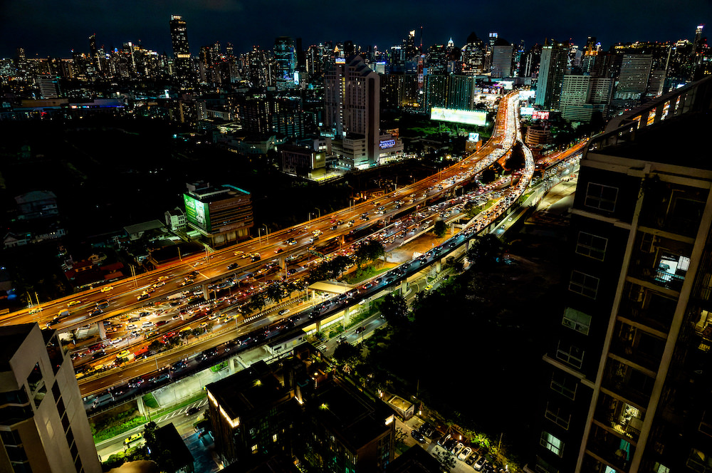 Cassia Rama 9 Bangkok（カシア ラマ９ バンコク）の1ベッドルーム客室バルコニーから見える夜景
