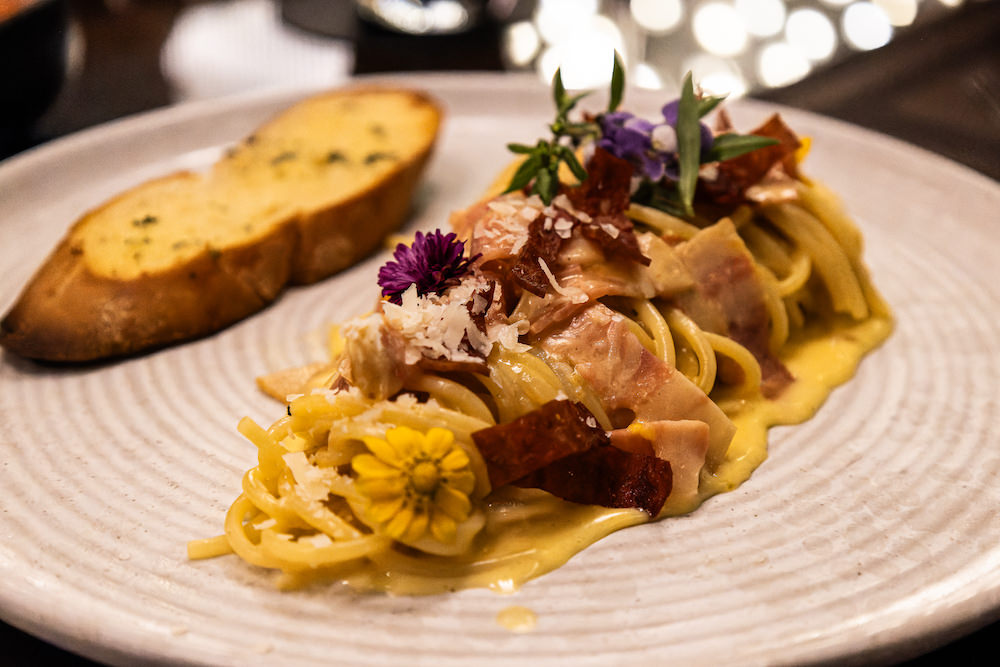 ホテルクローバーパトンプーケット（Hotel Clover Patong Phuket）のレストランで食べたパスタ