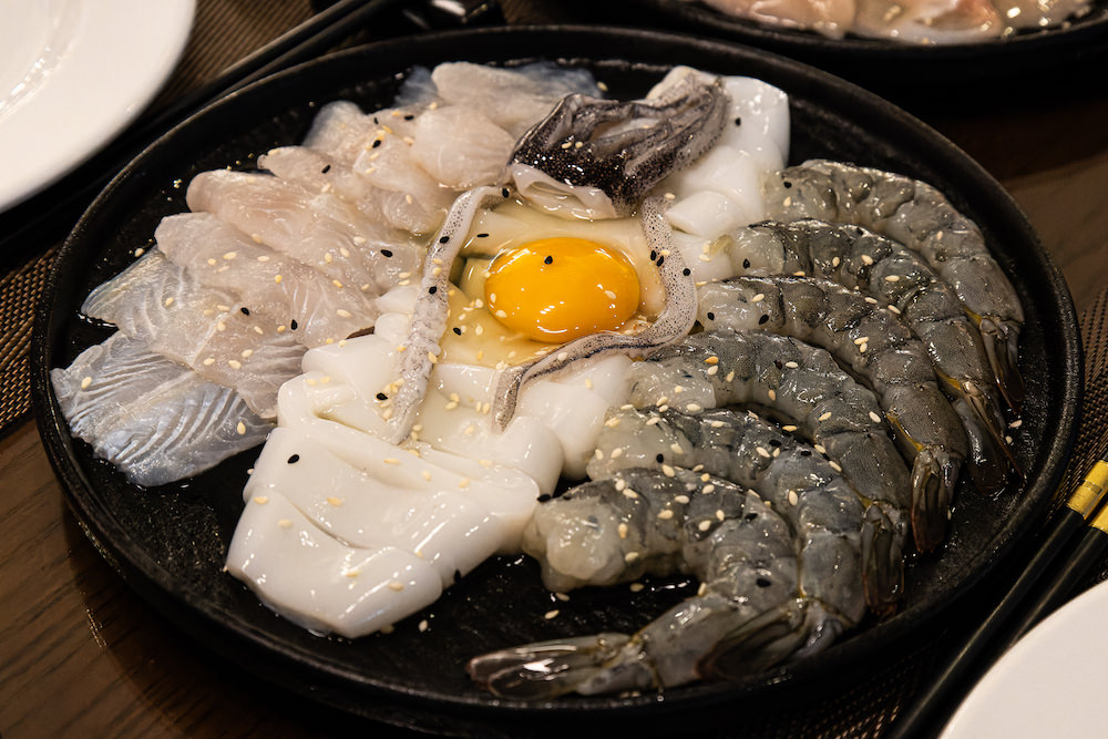 ホテルクローバーパトンプーケット（Hotel Clover Patong Phuket）のレストランで食べたチムチュムの具材２