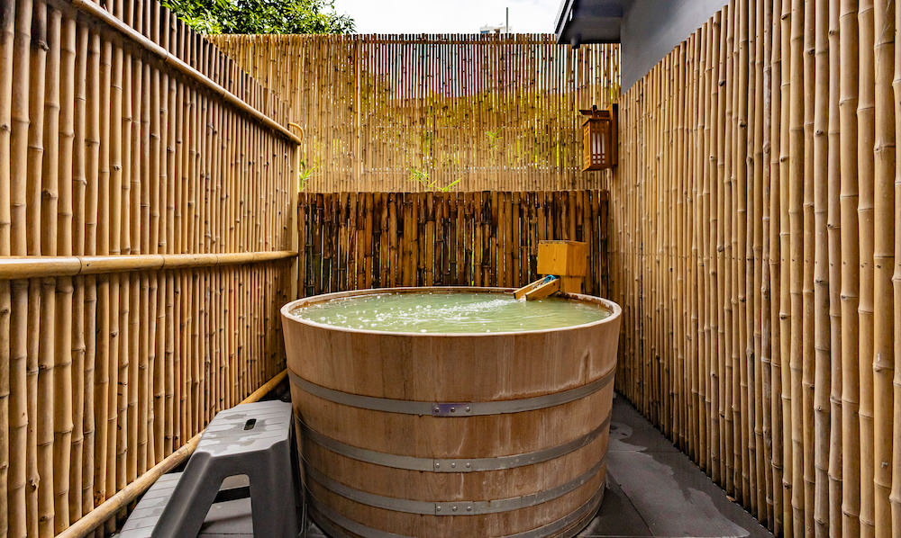 バンコクのTotonoi Sauna and Onsen Bangkok（ととのいサウナ アンド バンコク）の木桶風呂２