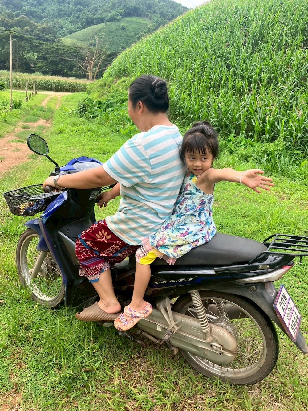 ワンパイ村のタイルー族の子供