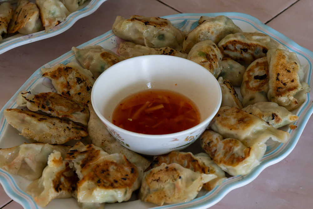 マニタビのツアー初日で立ち寄った中国人村で食べた餃子